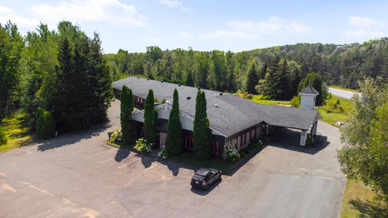 Auberge Pique Nique Шавиниган Экстерьер фото